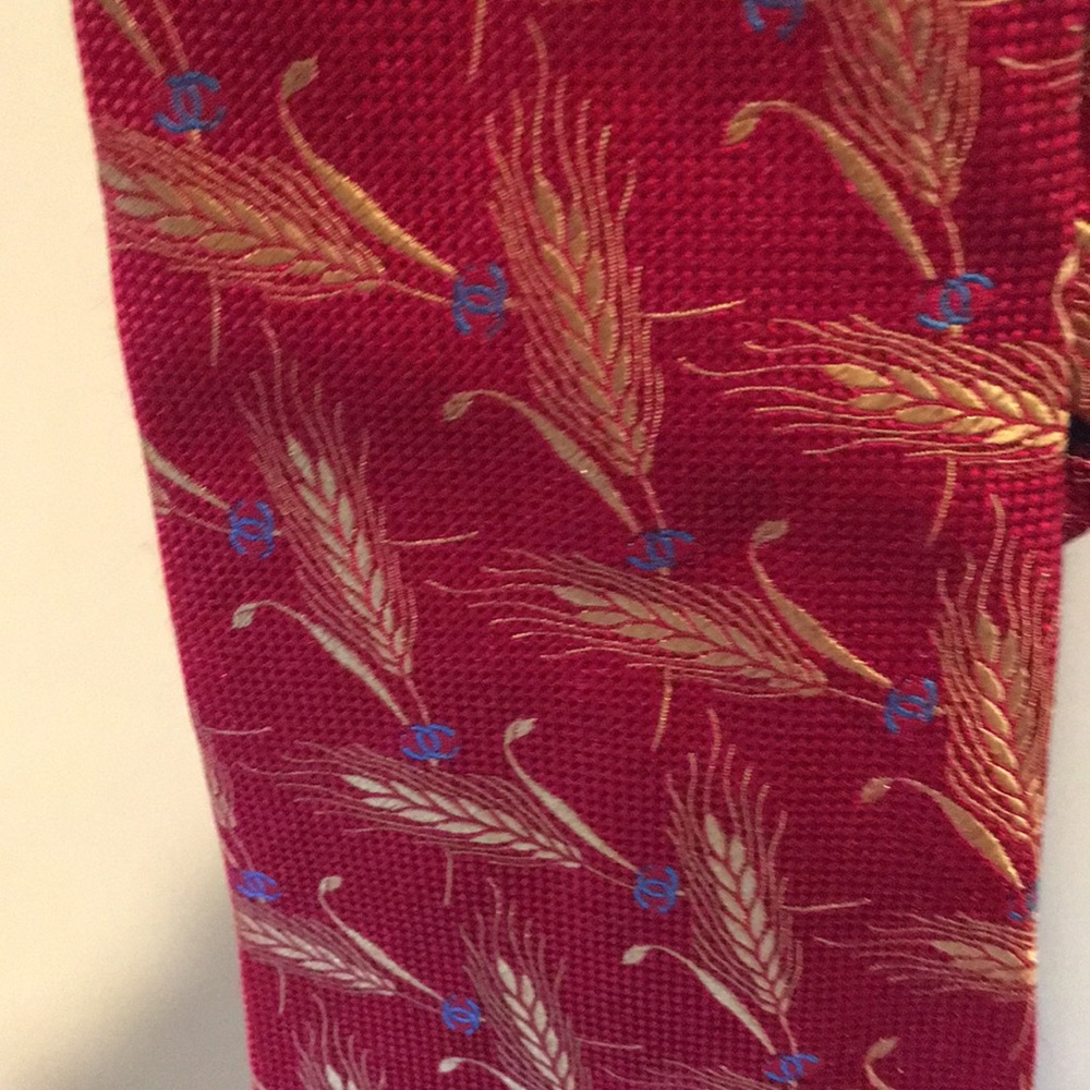 Chanel tie - Picture 3 of 3